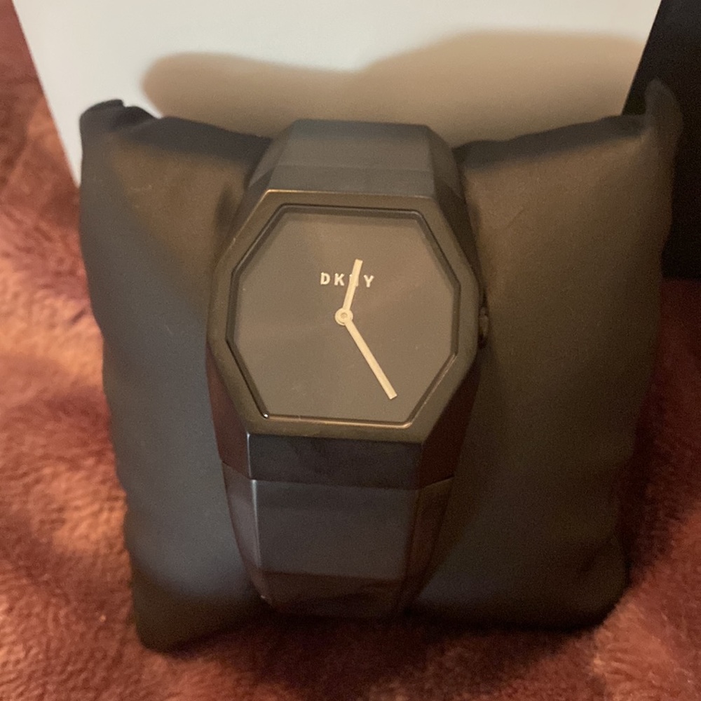 Dkny Watch - image 2